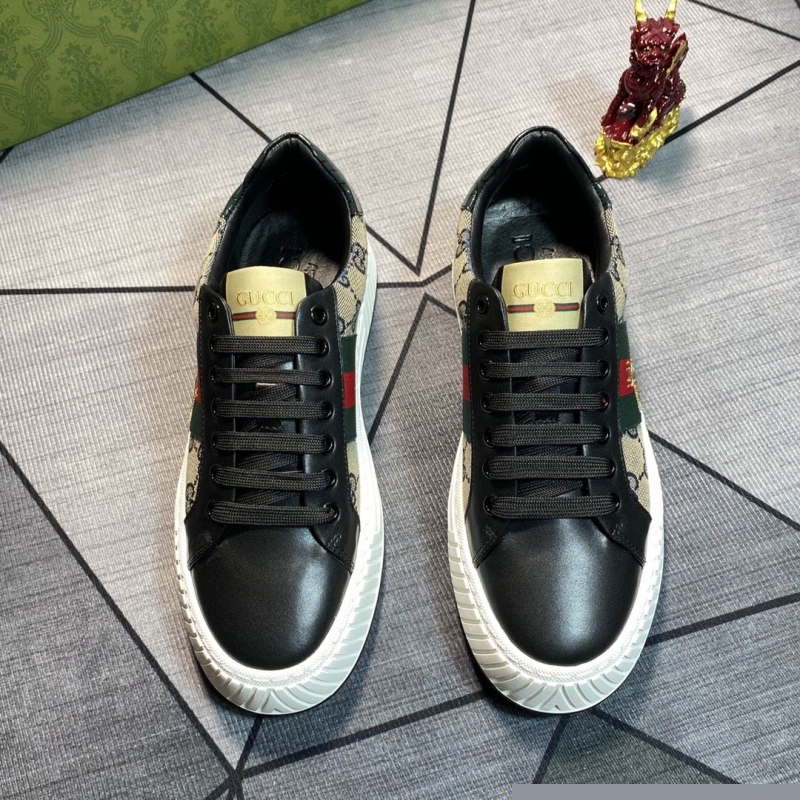 G*u*i casual shoes